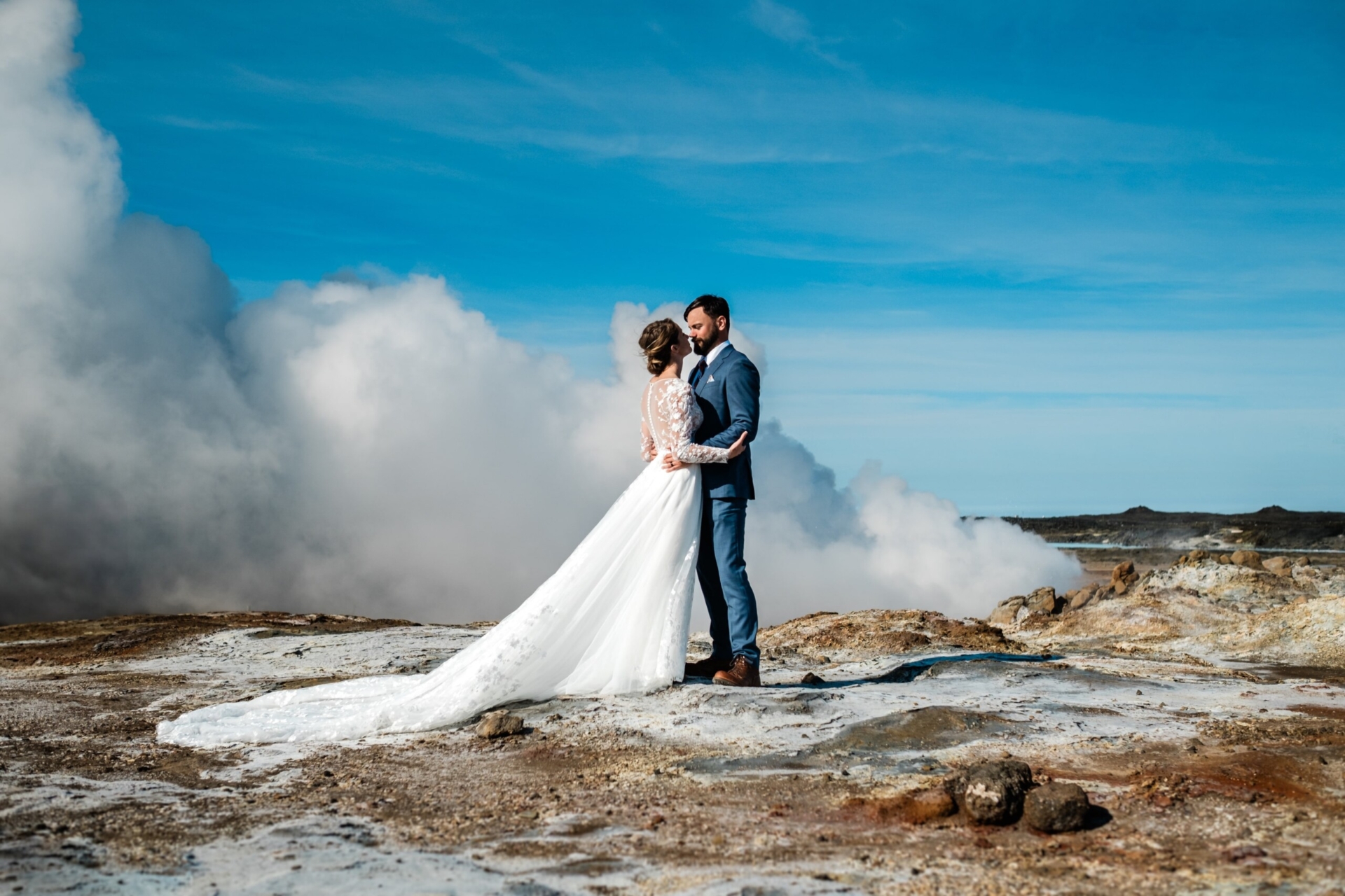 Lisa-Digiglio-Iceland-Blue-Lagoon-Summer-Elopement-2-min