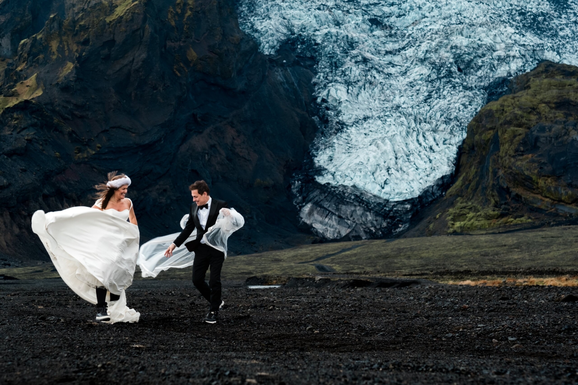 Lisa-Digiglio-Iceland-Epic-Thorsmork-Glacier-Elopement-min