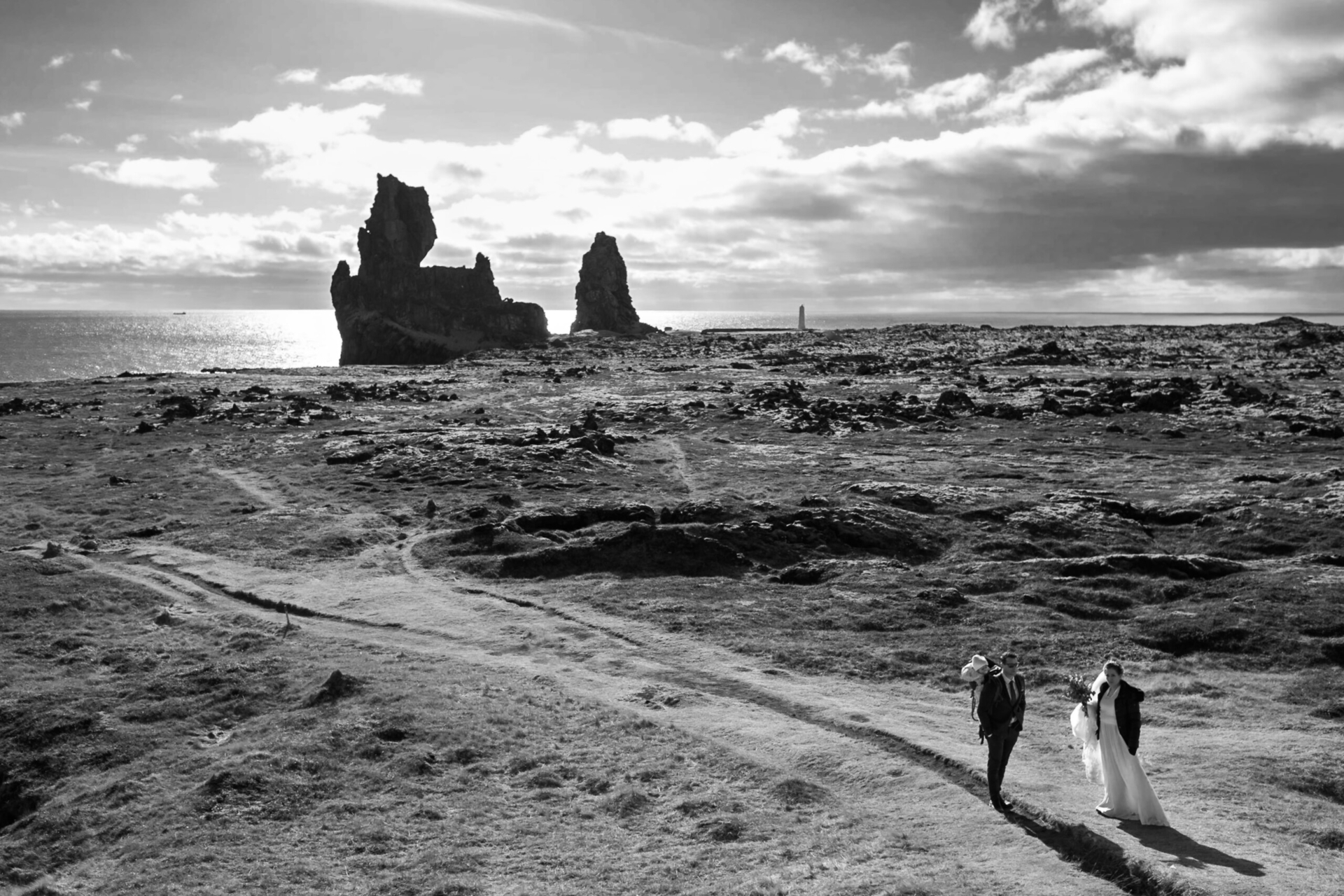 Lisa-Digiglio-Iceland-Elopement-Snaefellsnes-penisula-bw-min