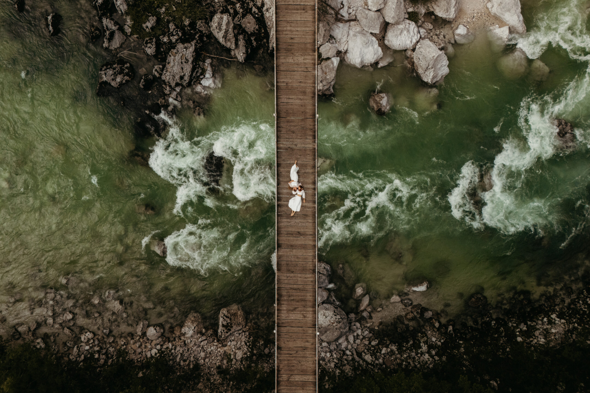 Soca-River-Elopement-Slovenia-78-min