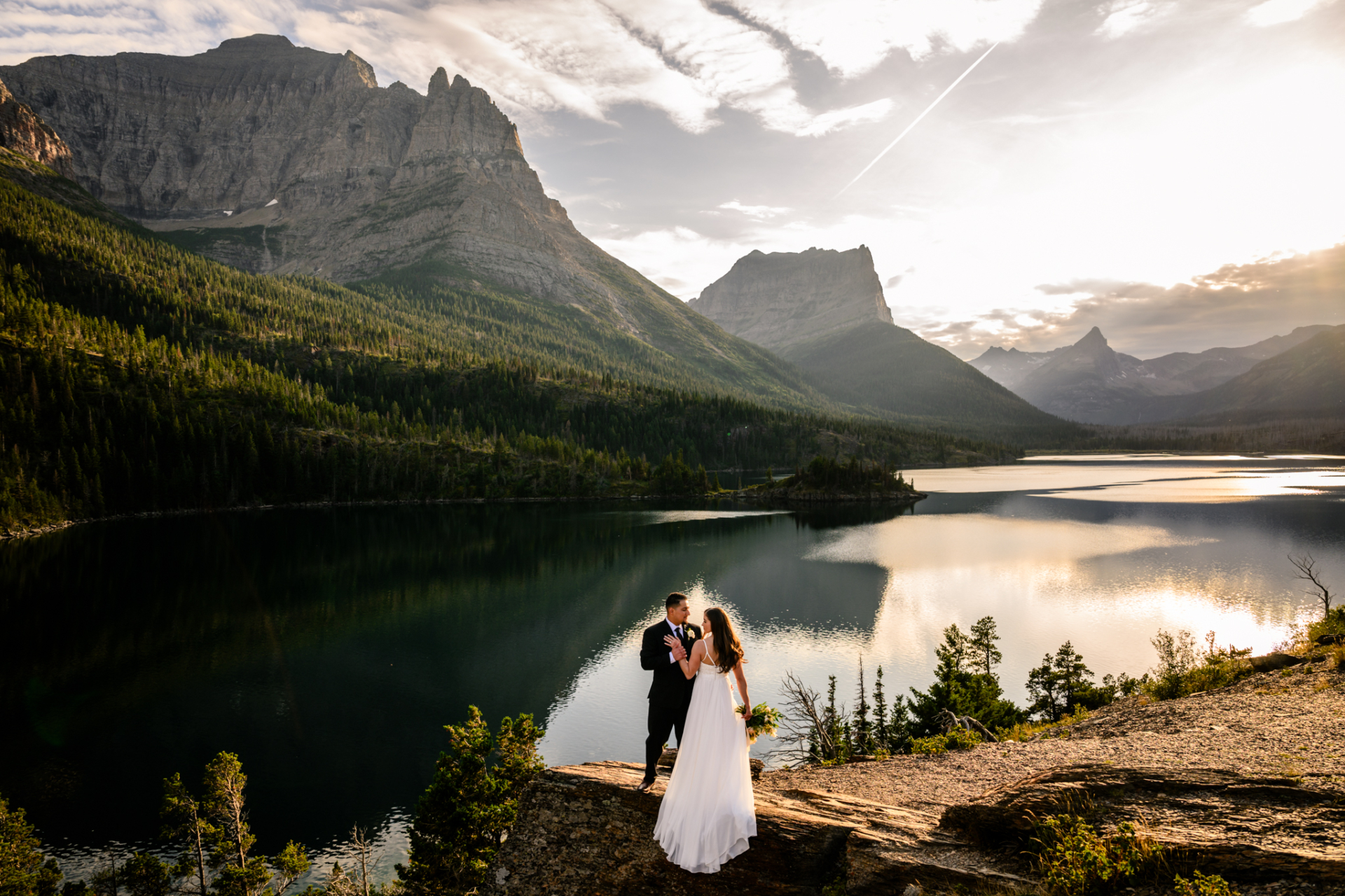 Glacier-National-Park-Elopement-Wedding-Photographers-Elope-Montana-1-5